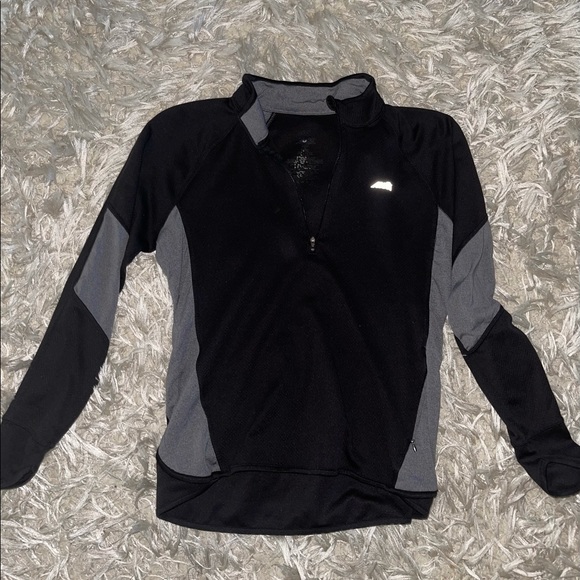 Workout top - Picture 1 of 1